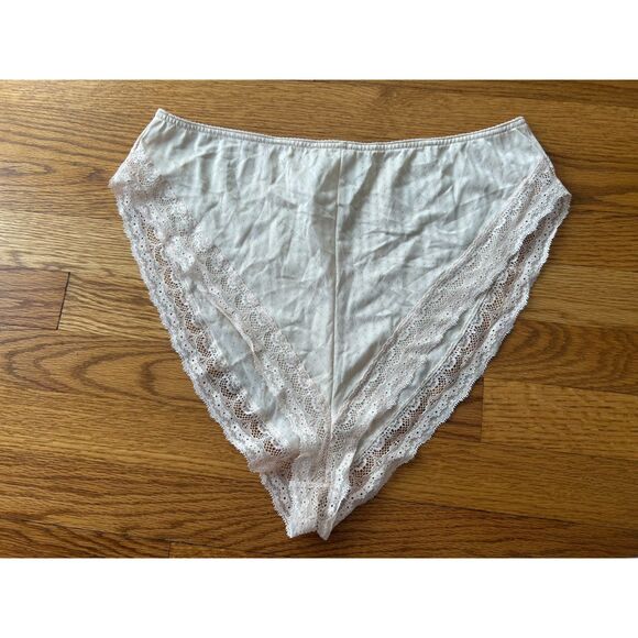 Vintage Warner's Semi-Sheer Sun Blossoms Lace Tan Nylon Panties Size 6 Panty - Picture 1 of 5